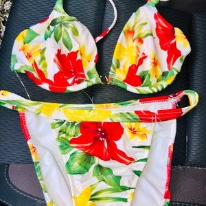 New medium bathing suit set
